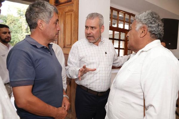 Instalan Comité en Pátzcuaro para la obra del Nuevo Mercado y comerciantes se manifiestan