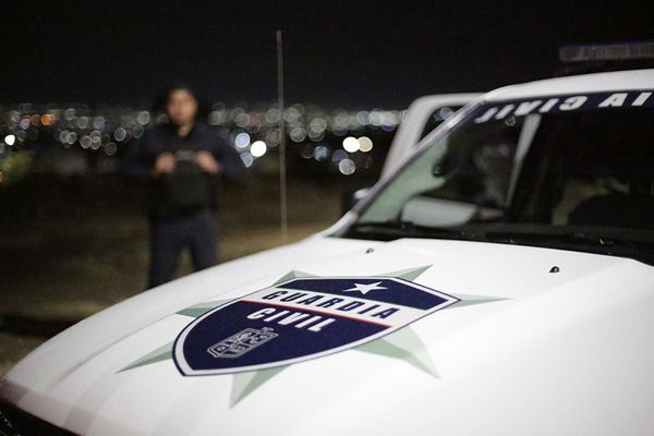 Choque en Avenida Lázaro Cárdenas, deja caos vial