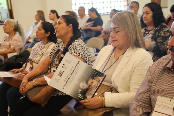 SEE impulsa política educativa de sentido humanista y compromiso social