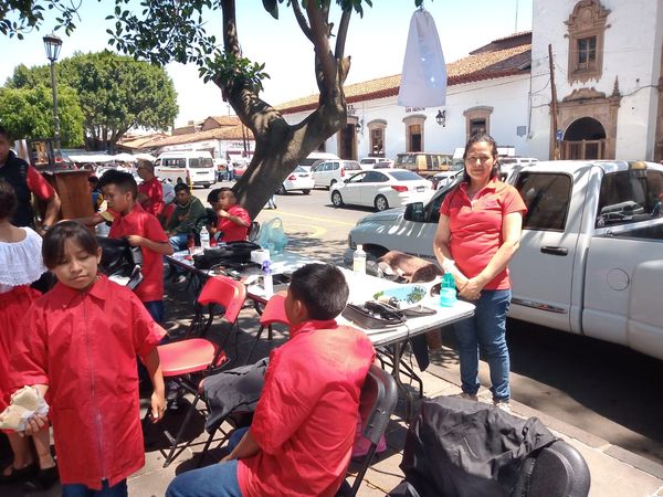 Alumnos del internado Melchor Ocampo expone sus creaciones