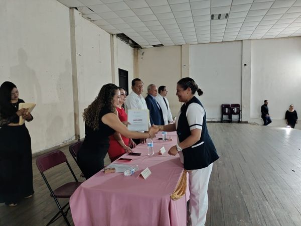 Reconocen la labor de los trabajadores del sector salud