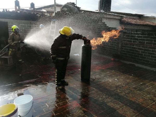 Se incendia tanque de gas en el Centro de Pátzcuaro