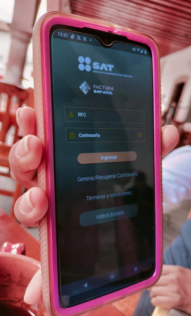 SAT cuenta con aplicación para emitir facturas