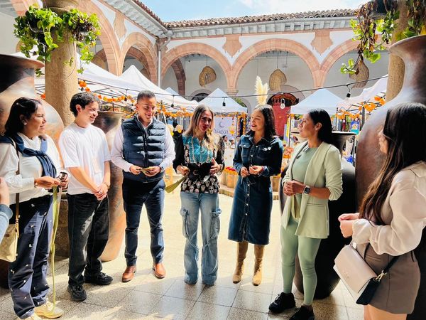 Celebra Samanta Flores Inauguración del Mercadito Orgánico en Pátzcuaro