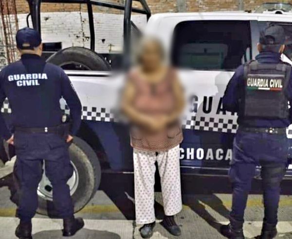 Mujer de 74 años ataca a cuchilladas a su nieta de 24 años, a quien le provocó graves heridas