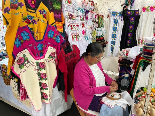 En 2023 aumentó 43% derrama económica en tianguis artesanales