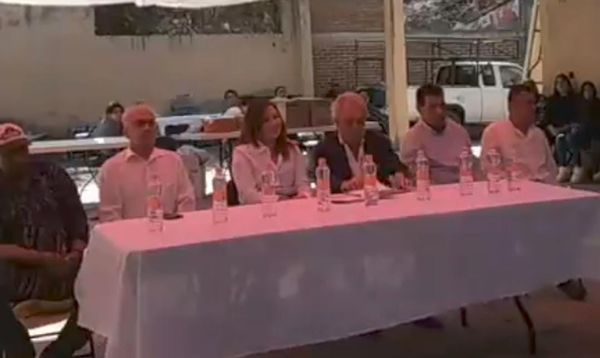 Perredistas presentan en Cuanajo a su aspirante a la Presidencia por Pátzcuaro