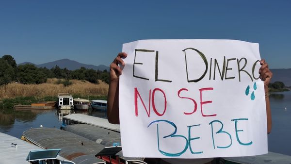 Ciudadanos se manifiestan por el Rescate del Lago de Pátzcuaro