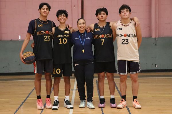 La maestra Claudia Sánchez, forja a mejores deportistas y personas