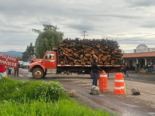 Después del bloqueo a la carretera y presiones de pobladores de Santa Fe de la Laguna la FGE libera a los detenidos