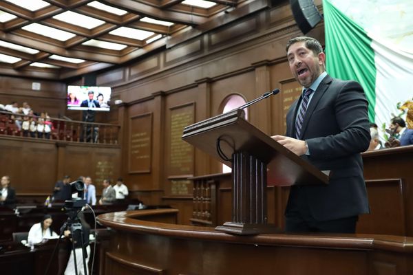 Abraham Espinoza presenta iniciativa para fortalecer atención de emergencias en Michoacán