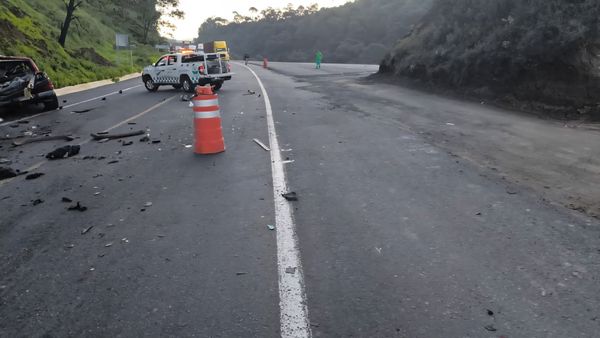 Mueren seis jornaleros de una cuadrilla de cortadores de aguacate en un accidente en la autopista Siglo XXI