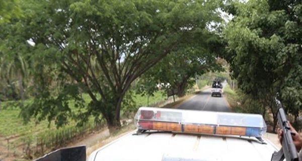 Policías Comunitarios de Coahuayana y Aquila frenan avance de grupos criminales