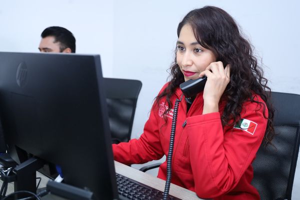 Llama a la línea Hablémoos y recibe ayuda telefónica en salud mental