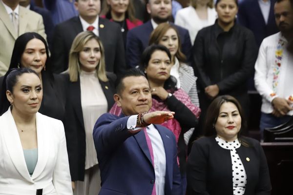 Designa 76 Legislatura a Carlos Torres Piña como Fiscal General del Estado