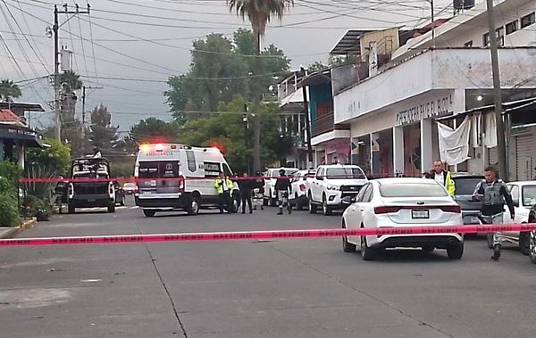 Atacan a automovilista a balazos en Uruapan