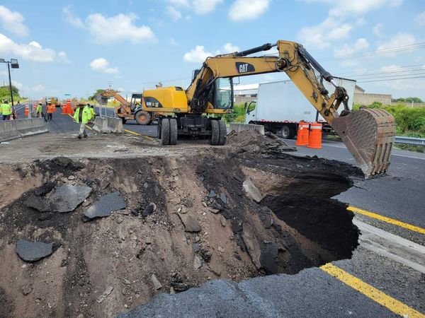 Empresa concesionaria atiende socavón en la carretera federal 120: SCOP