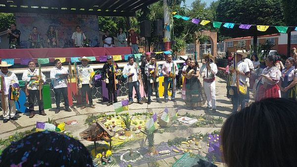 Autoridad Tradicional de Pátzcuaro, recibió el Bastón de Mando