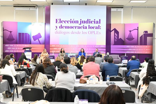Consejera del IEM comparte experiencia inédita en elección judicial durante coloquio en Guanajuato