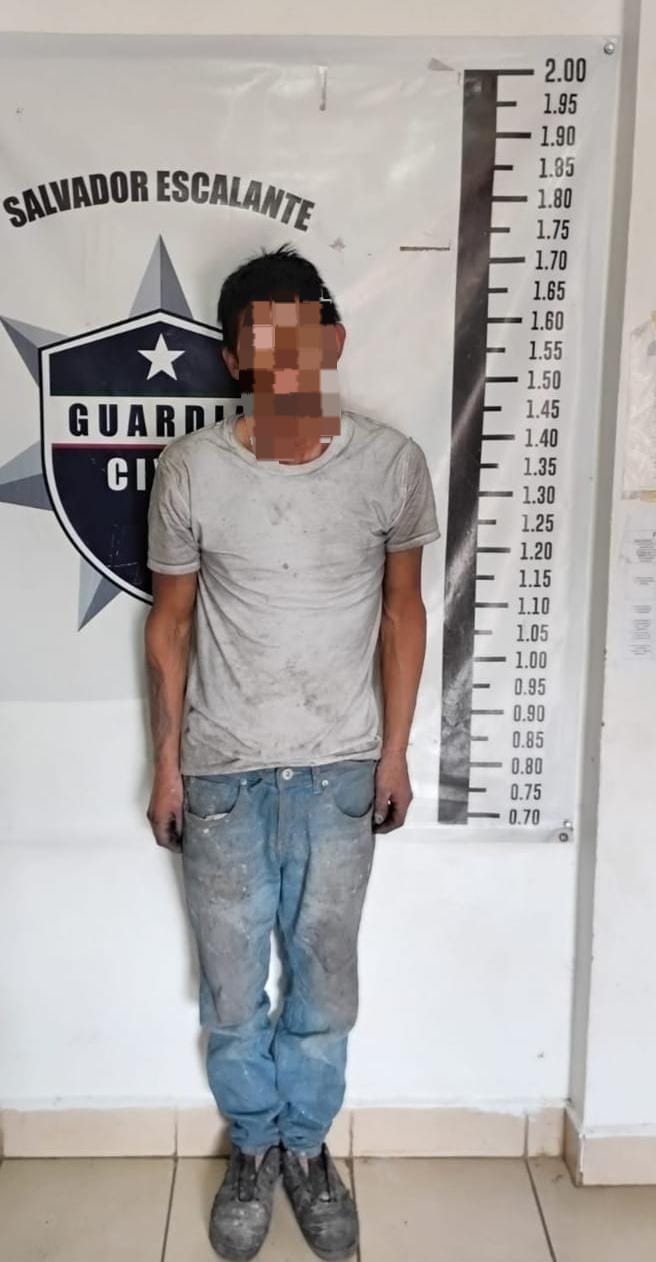 Hombre fue acusado de robarse una taza de baño