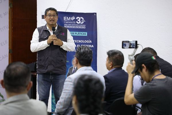 IEM inaugura ciclo de pláticas sobre el impacto de la tecnología
en el sistema electoral y legal