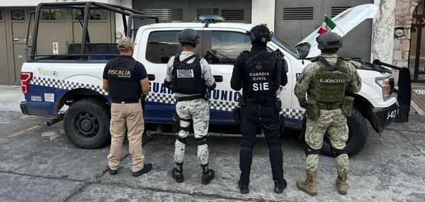 El auto nombrado 'comandante Arango' resultó ser el secretario del Ayuntamiento de Jiquilpan y fue detenido por la GC