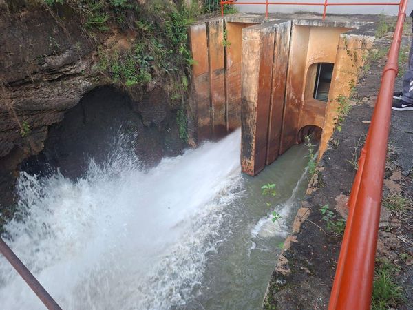 Conagua inicia desfogue controlado de la presa de Cointzio