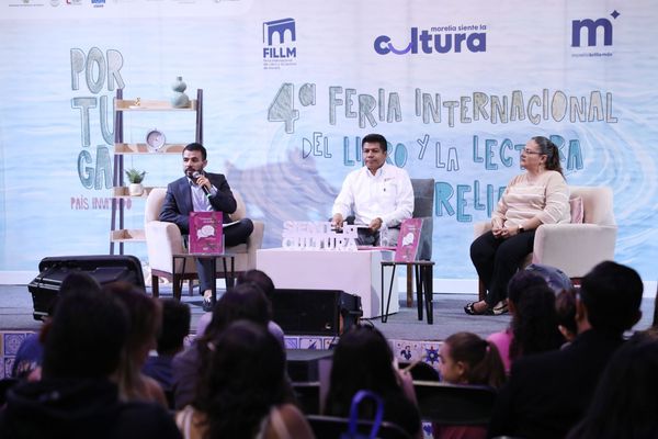 El IEM fortalece la cultura democrática con la presentación de su revista Testimonios Electorales en la FILL de Morelia