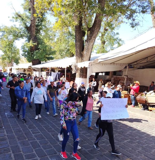 También marchan en Pátzcuaro