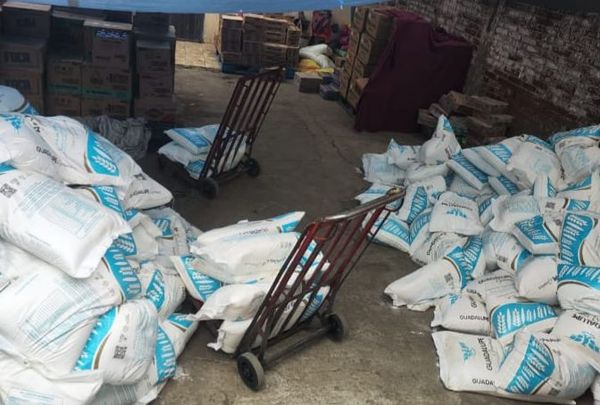 Aseguran vivienda con mercancía robada, autos abandonados y droga