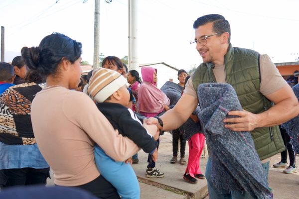 El diputado Toño Mendoza recorre comunidades del Distrito de Pátzcuaro llevando alegría y solidaridad