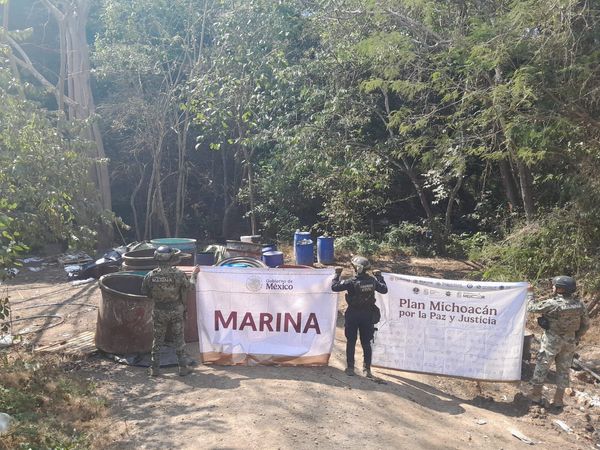 Destruyen GC y  SEMAR “narcolaboraorio”