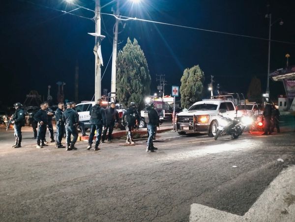 Atacan a balazos a policías en Opopeo