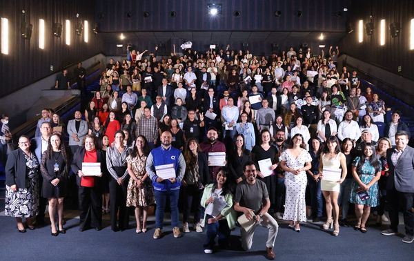 Juventudes alzan la voz por la democracia a través del cine en Michoacán