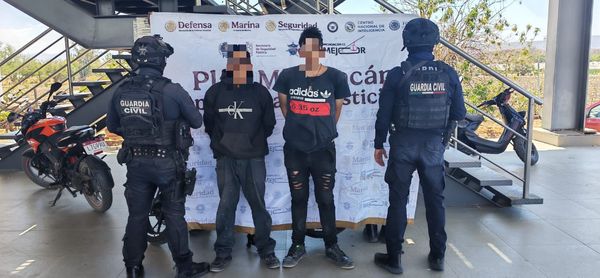 Detiene la GC a dos con droga y cartuchos útiles