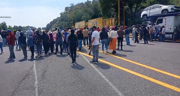 Comuneros de Paramuen protestaron en la caseta de Zirahuén