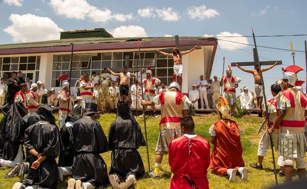 Más de 300 internos escenifican viacrucis en penales de Michoacán