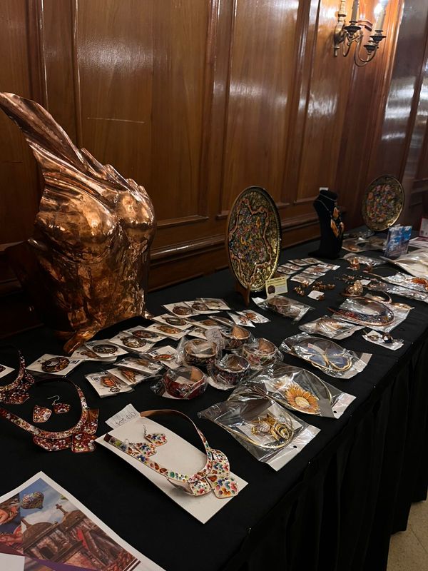 Artesanos de Pátzcuaro destacan en evento internacional en Argentina con apoyo del diputado Toño Mendoza