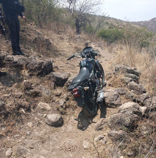 Asegura Guardia Civil motocicleta robada en Puruándiro
