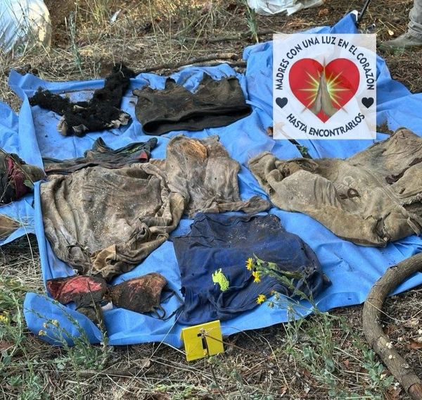 Madres buscadoras encuentran osamenta en fosa clandestina