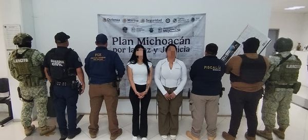 Detienen en Tingambato a 2 mujeres con orden de aprehensión por presunto homicidio
